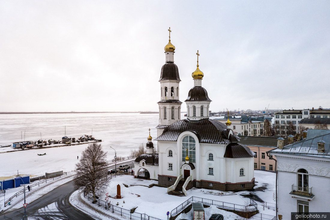 Храм Успения Пресвятой Богородицы в Архангельске фото