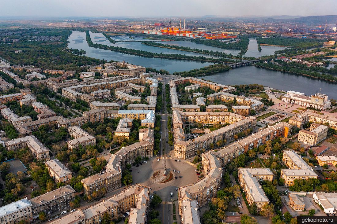 Октябрьская площадь в Магнитогорске фото