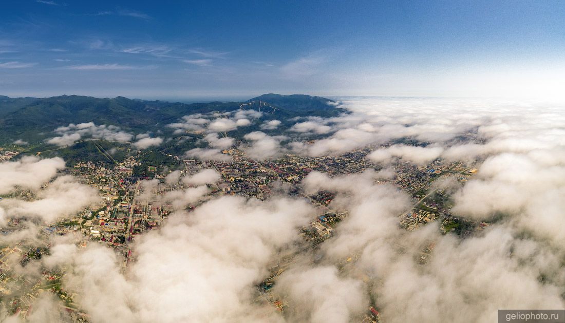 Панорама Южно-Сахалинска с высоты фото