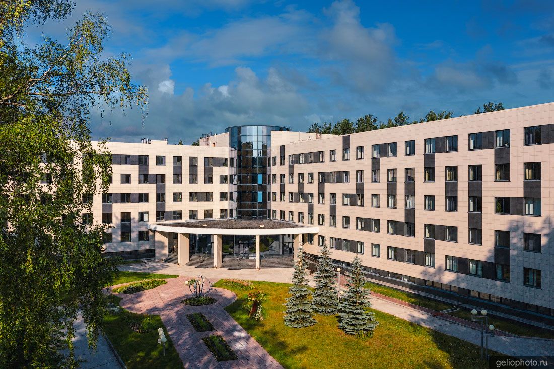 Офисное здание на Лаврентьева в Академгородке Новосибирска фото