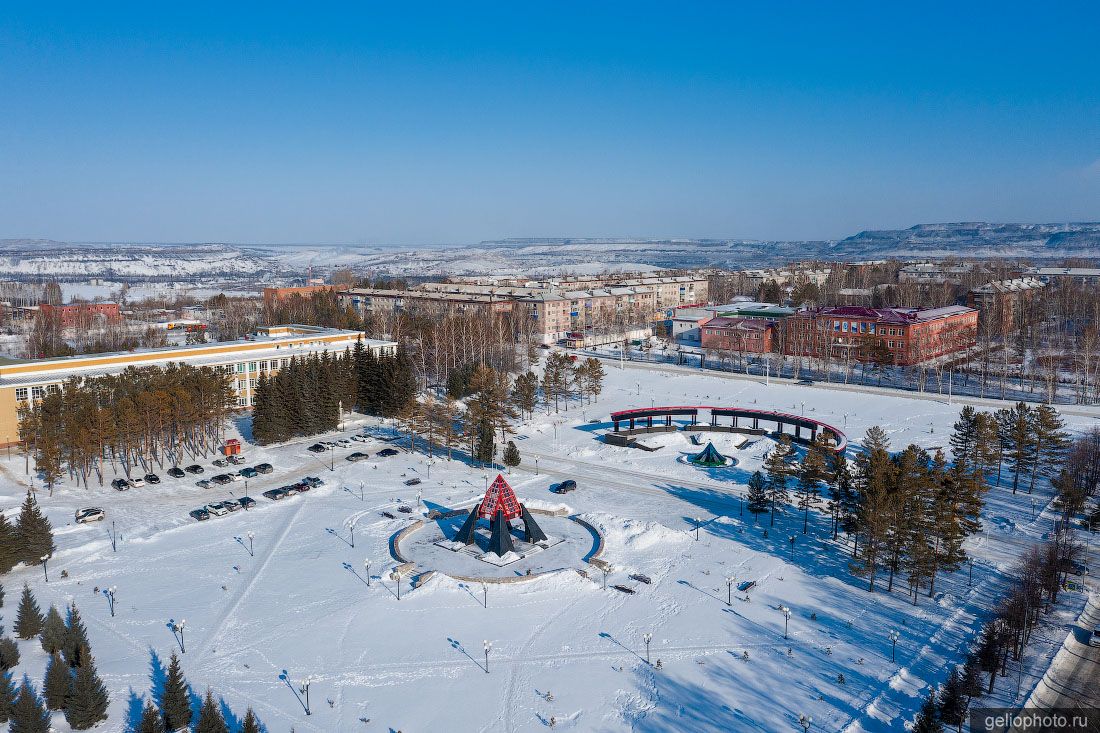 Мемориал Шахтёрской славы в Бачатском фото