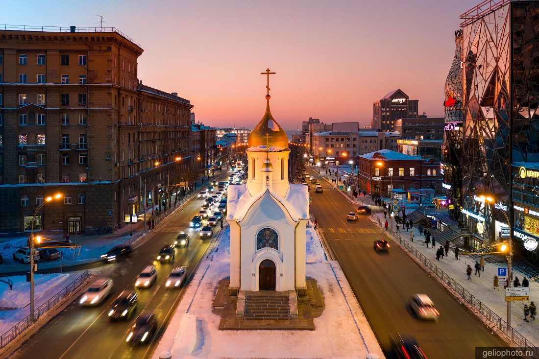 Часовня Николая Чудотворца в Новосибирске зимой фото