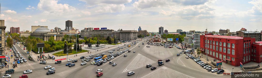 Панорама площади Ленина в Новосибирске фото