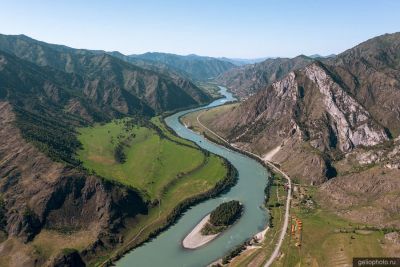 Река Катунь на Алтае с высоты фото