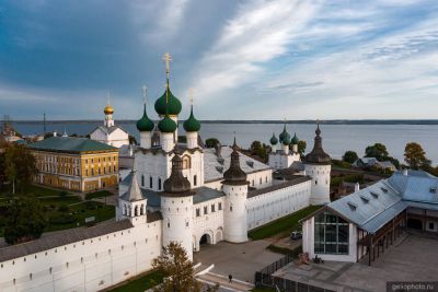 Церковь Иоанна Богослова в Ростове фото