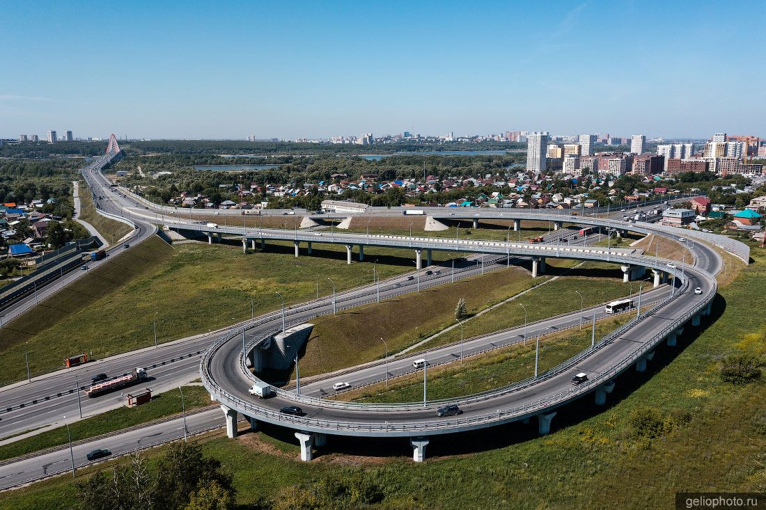 Подъём на Бугринский мост с Большевистской фото