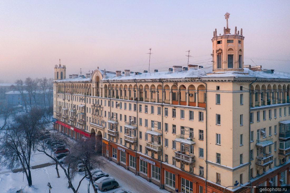 Театральный дом на площади Маяковского в Новокузнецке фото