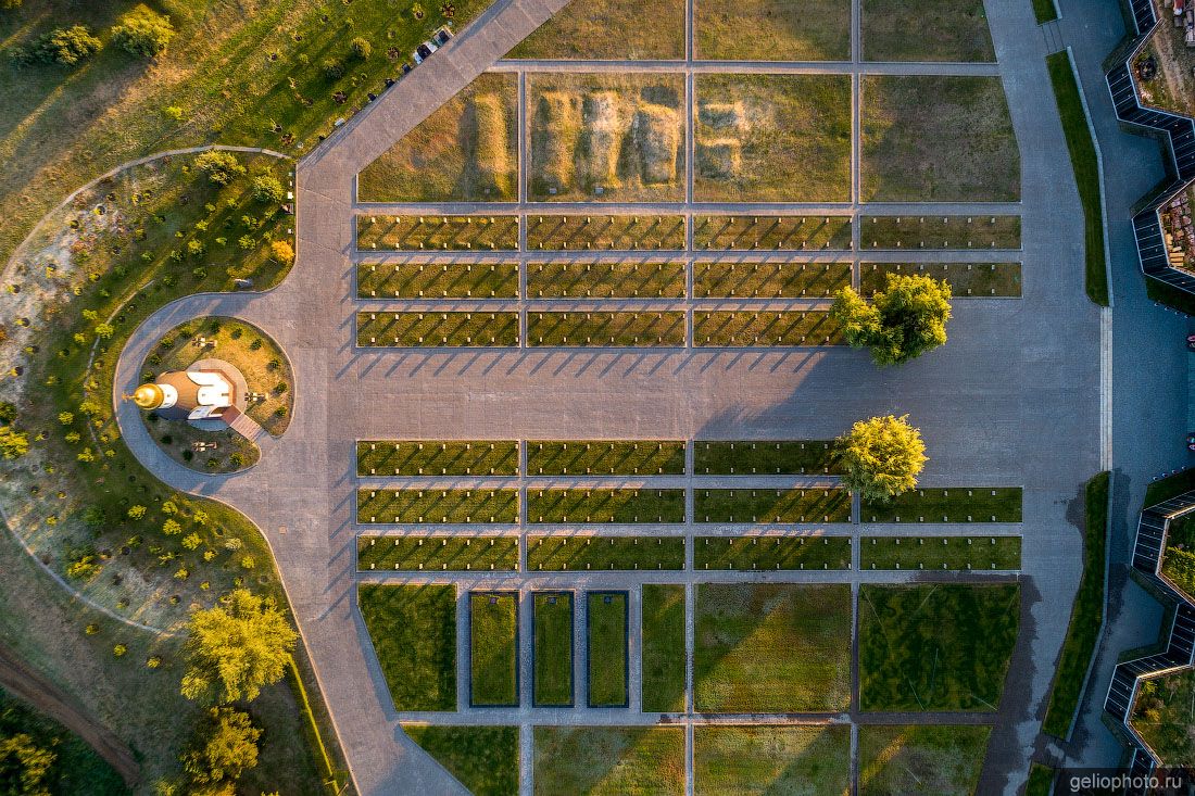 Воинское мемориальное кладбище в Волгограде фото