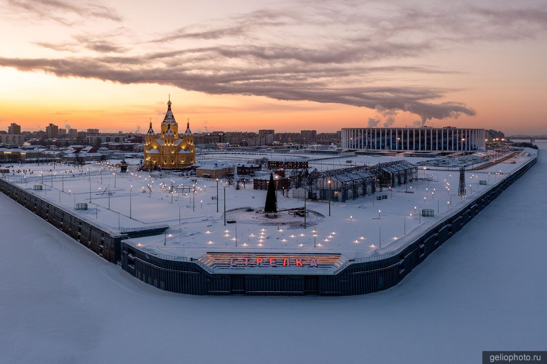 Арт-объект Стрелка в Нижнем Новгороде фото