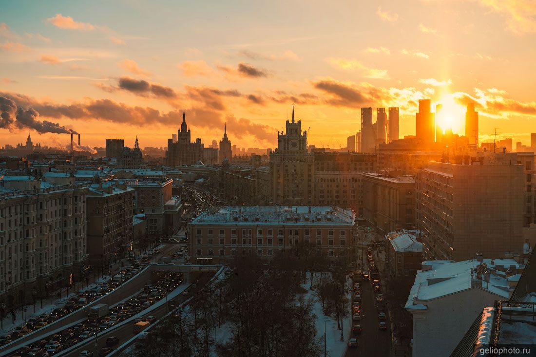 Улица Садовая-Триумфальная в Москве фото