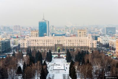 Площадь Революции в Челябинске фото