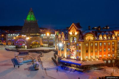 Центральная площадь Ханты-Мансийска фото