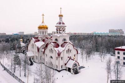 Храм Георгия Победоносца в Сургуте фото