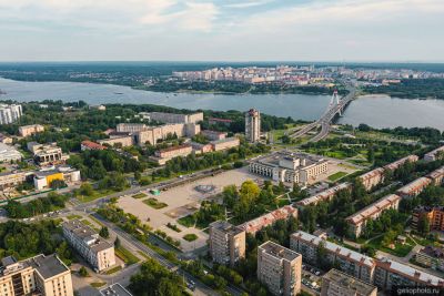 Дворец Металлургов в Череповце с высоты фото