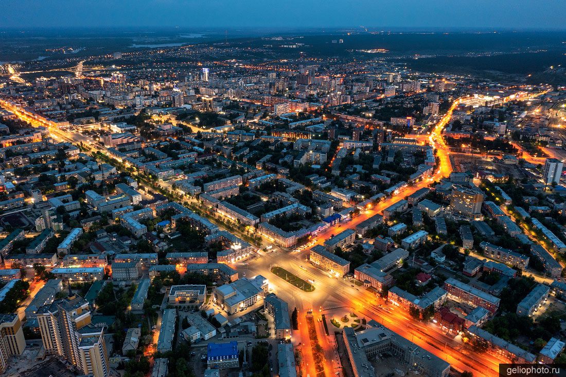 Площадь Октября в Барнауле с высоты вечером фото