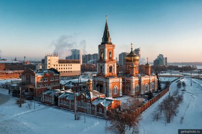 Знаменский женский монастырь в Барнауле фото