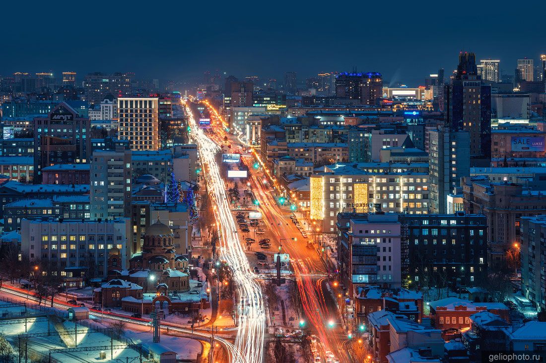 Красный проспект в Новосибирске вечером фото