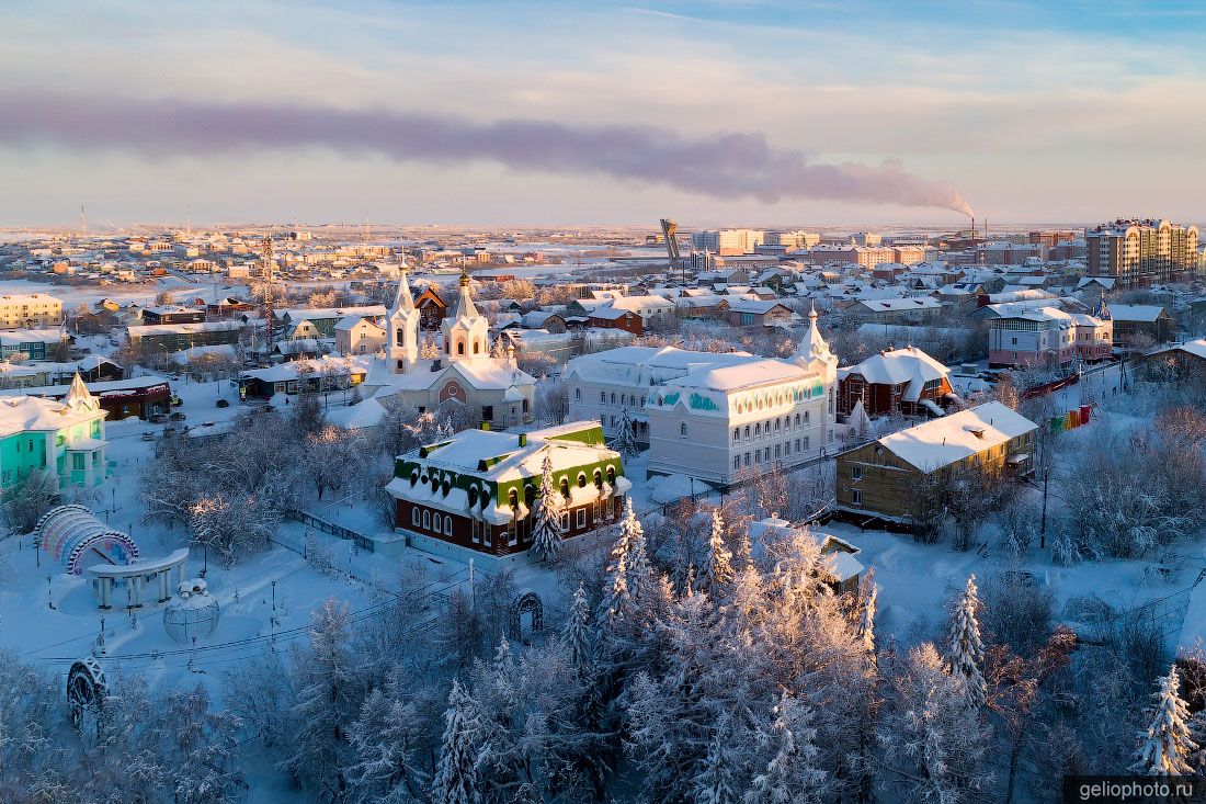 Петропавловская церковь в Салехарде с высоты фото