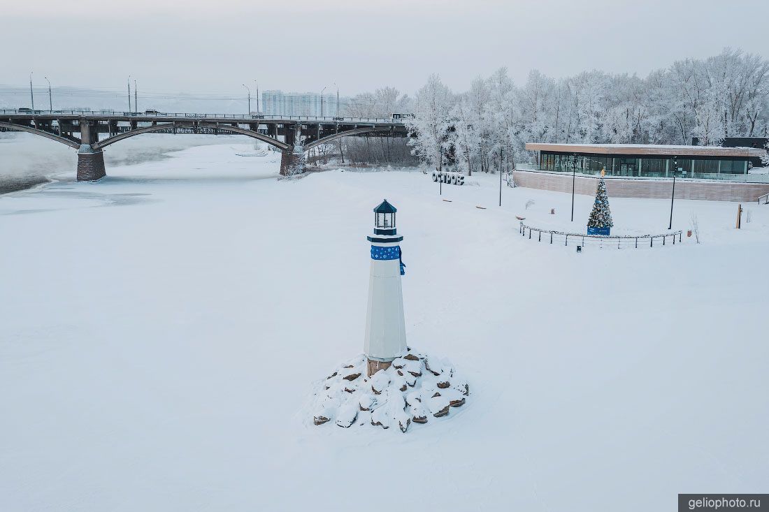 Маяк на Енисее в Красноярске зимой фото