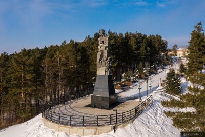 Монумент Память шахтёрам Кузбасса в Кемерово фото