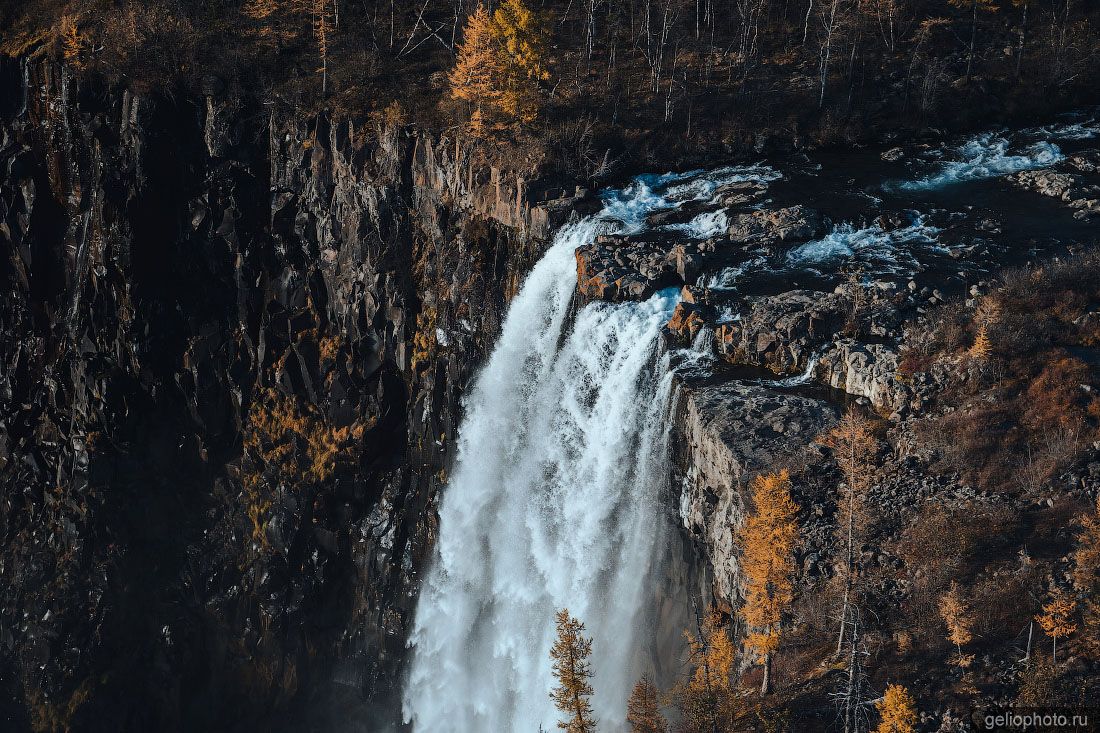 Водопад Два брата на плато Путорана фото