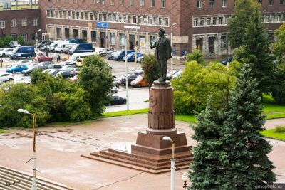 Памятник Калинину в Калининграде фото