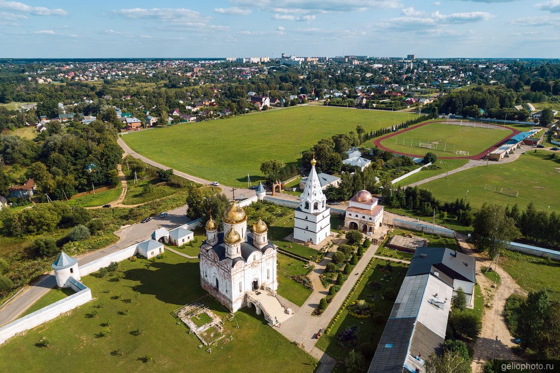 Лужецкий монастырь в Можайске фото