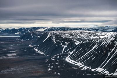 Горы архипелага Северная Земля с высоты фото
