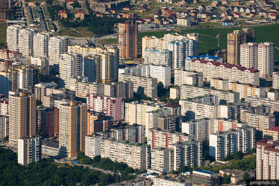 Жилые кварталы Новороссийска с высоты фото