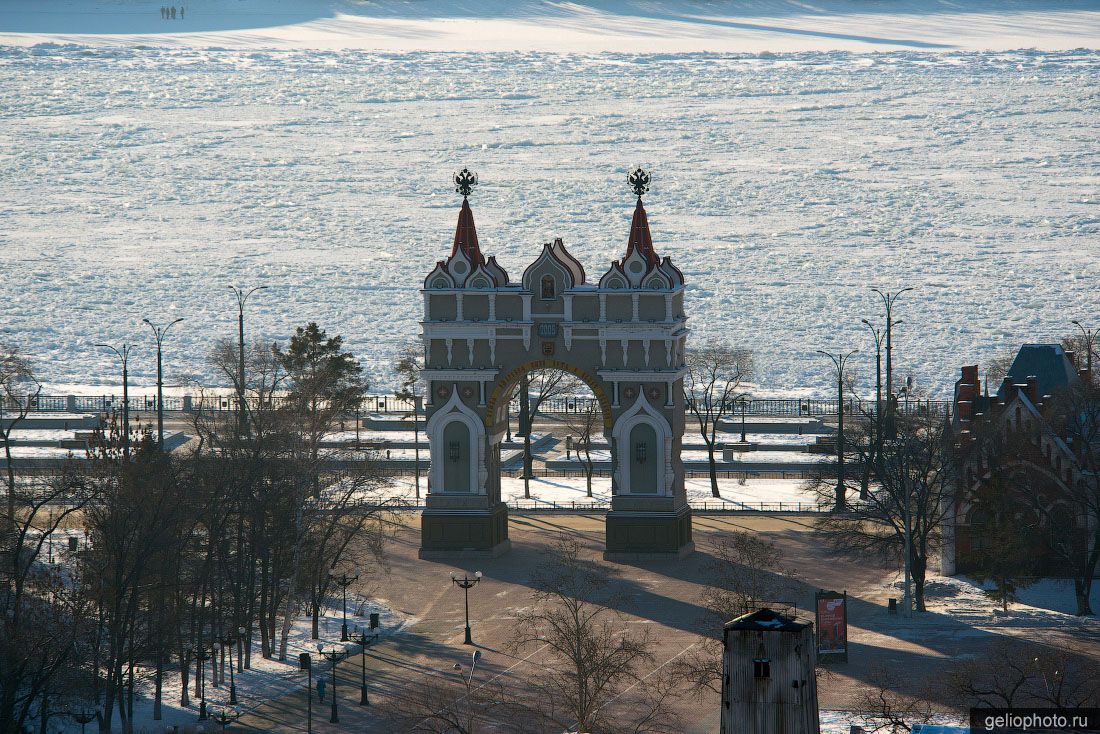 Триумфальные ворота в Благовещенске фото