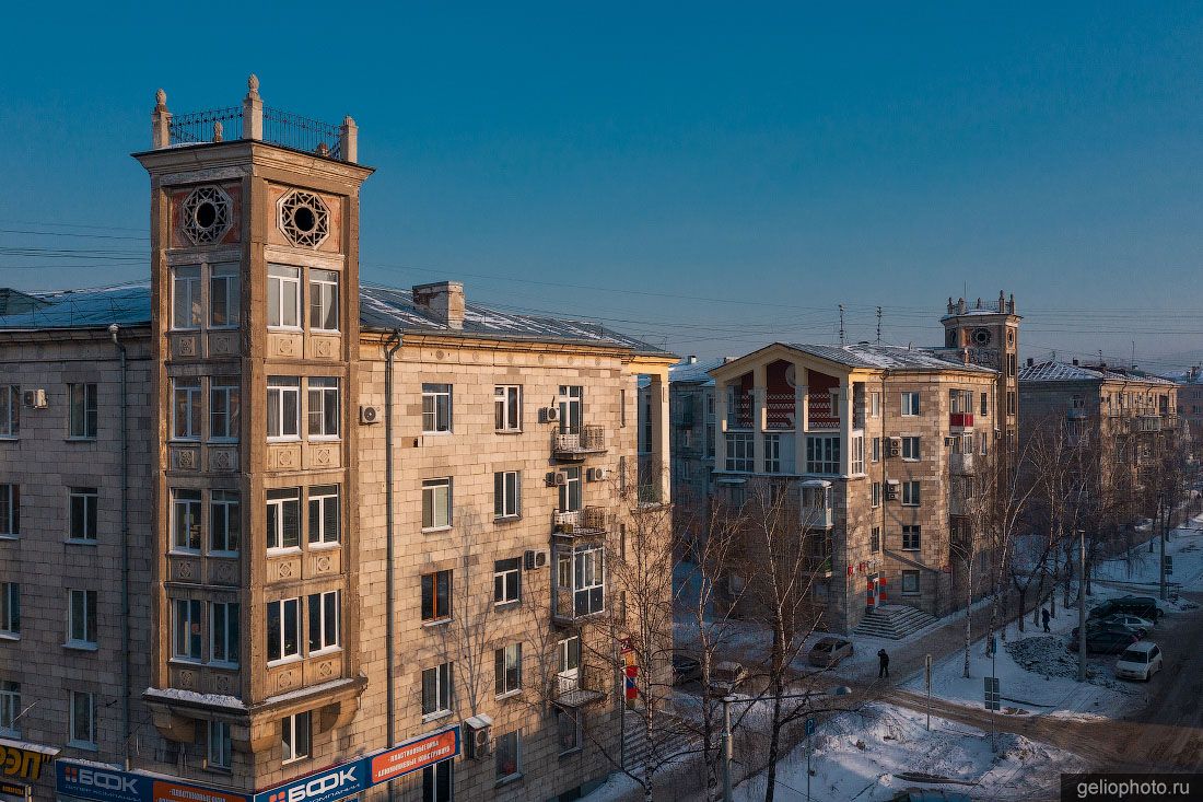 Дом-гайка на проспекте Курако в Новокузнецке фото