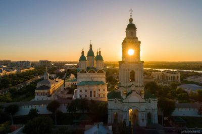 Успенский собор в Астрахани фото