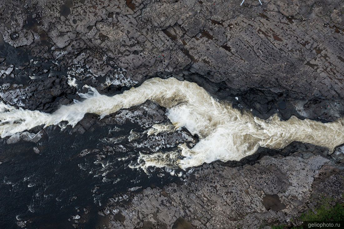 Курейский водопад на плато Путорана вид сверху фото