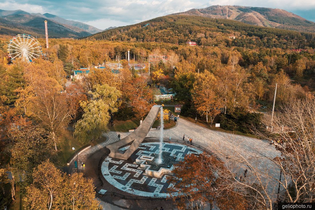 Музыкальный фонтан в Южно-Сахалинске фото