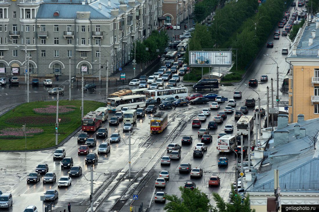 Пробка на площади Октября в Барнауле фото