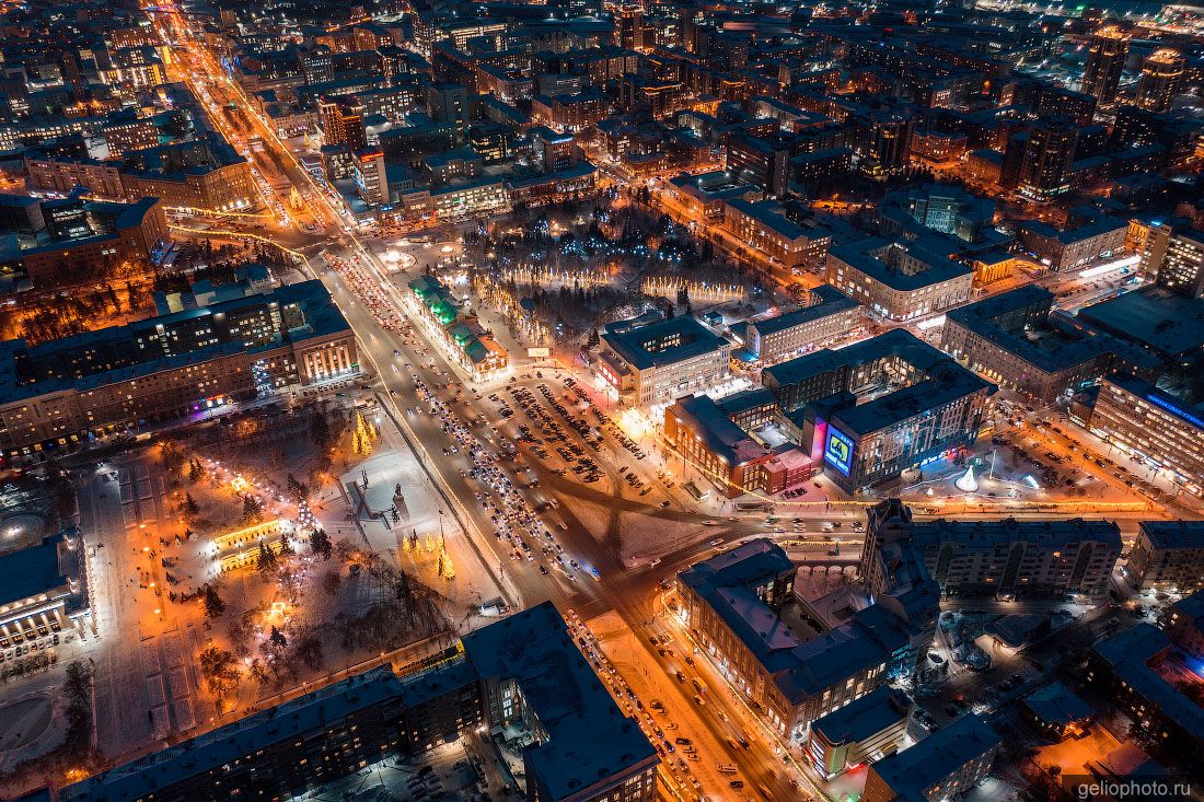 Ночная площадь Ленина в Новосибирске с высоты фото