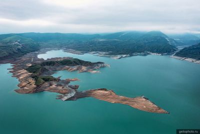 Чиркейское водохранилище с высоты фото