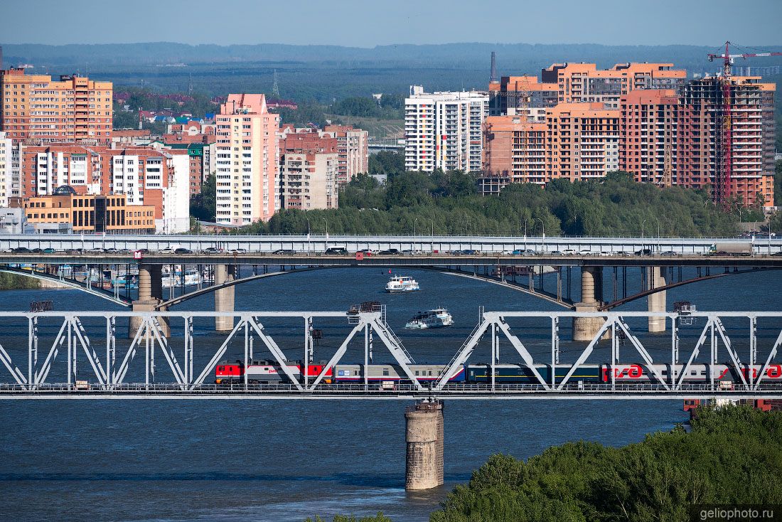 Железнодорожный мост через Обь в Новосибирске фото