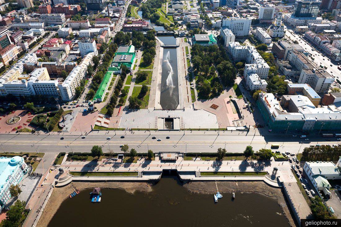 Исторический сквер в Екатеринбурге фото