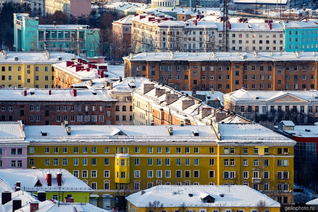 Вид на жилые дома в Мурманске фото