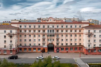 Дом на Ленинском проспекте в Норильске фото