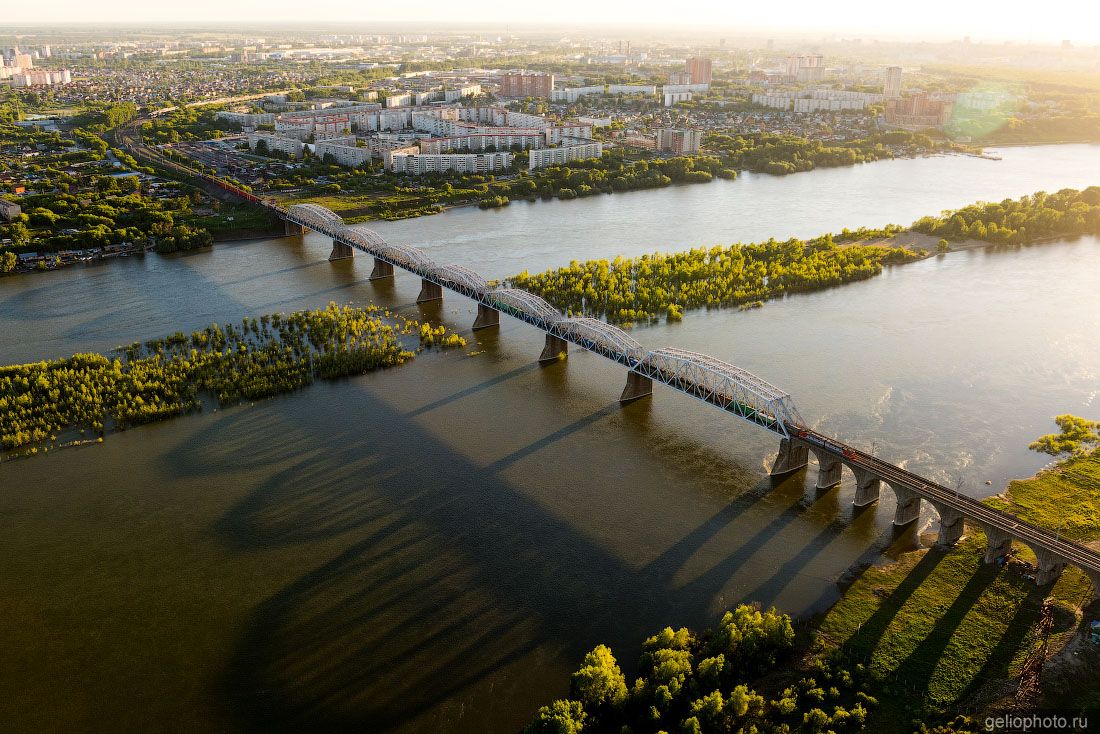 Комсомольский мост в Новосибирске с высоты фото