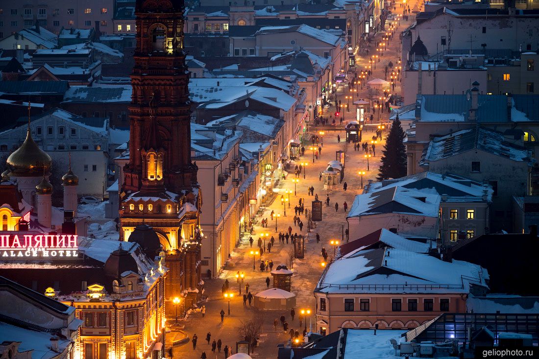 Улица Баумана вечером фото