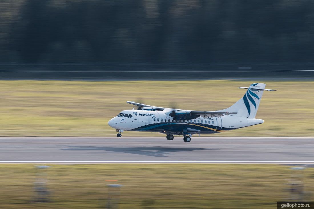 ATR 42 NordStar на посадке в аэропорту Красноярска фото