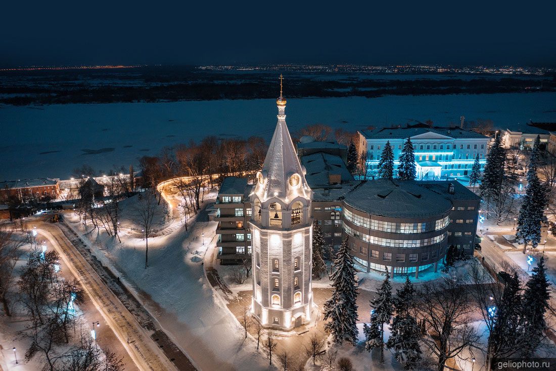 Колокольня Спасо-Преображенского собора в Нижнем Новгороде фото