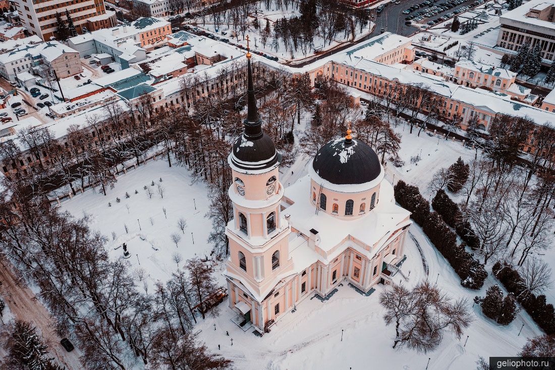 Свято-Троицкая церковь в Калуге зимой фото