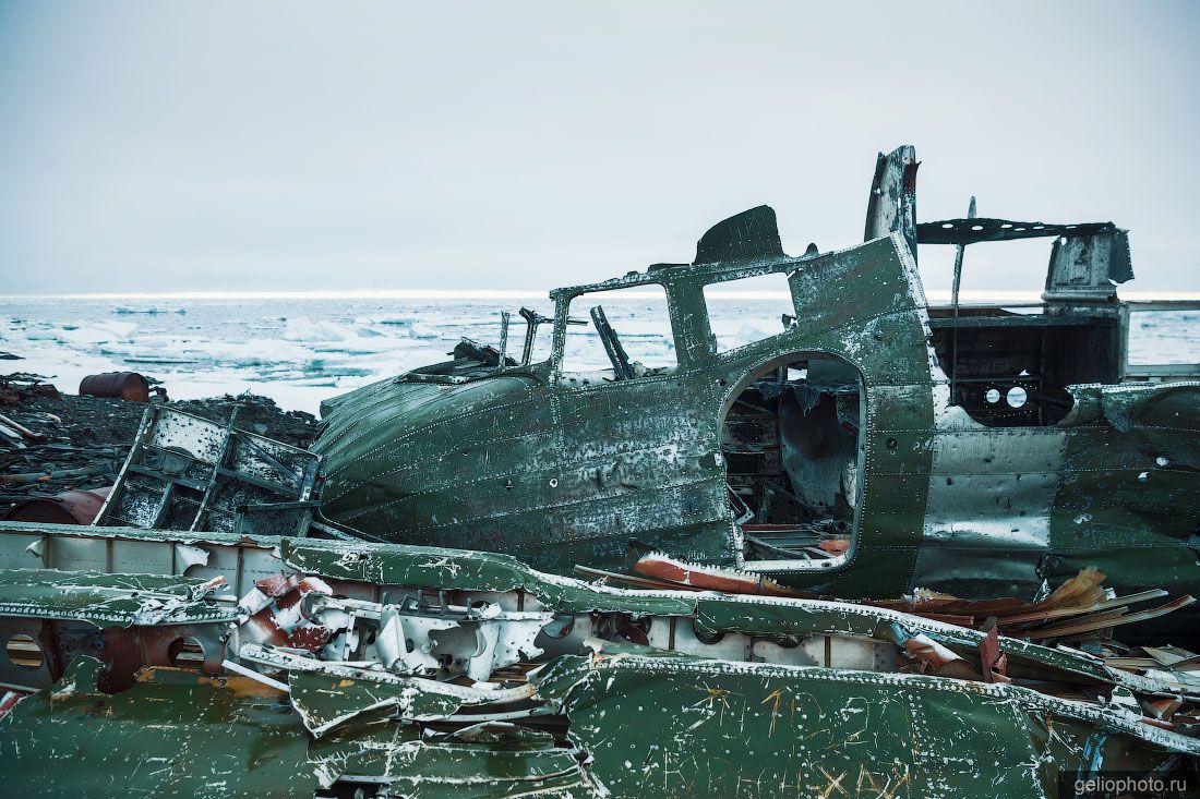 Остатки самолёта Ил-14М на мысе Челюскин фото