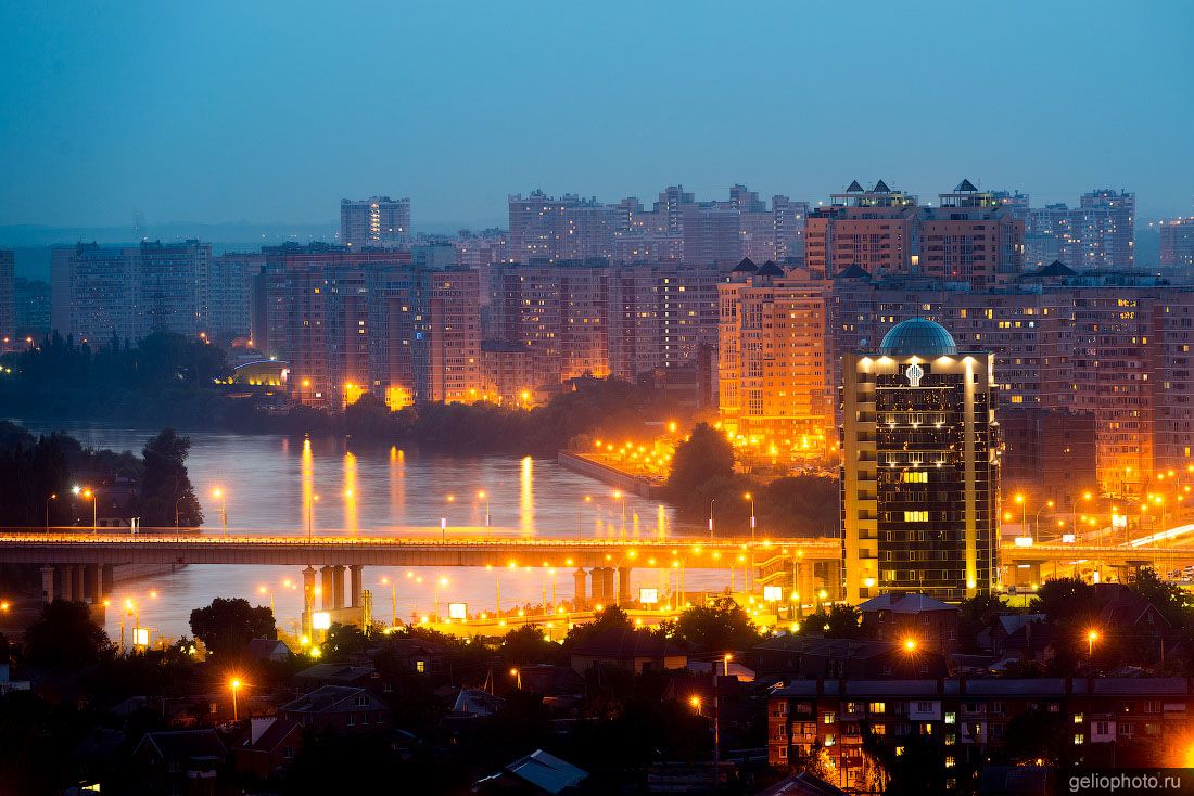Тургеневский мост в Краснодаре вечером фото