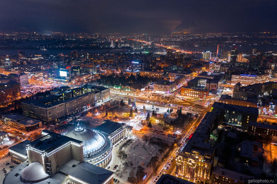 Центр Новосибирска зимой ночью фото
