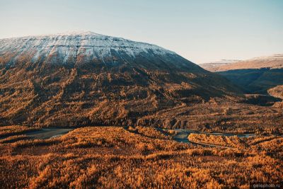 Гора на плато Путорана осенью фото